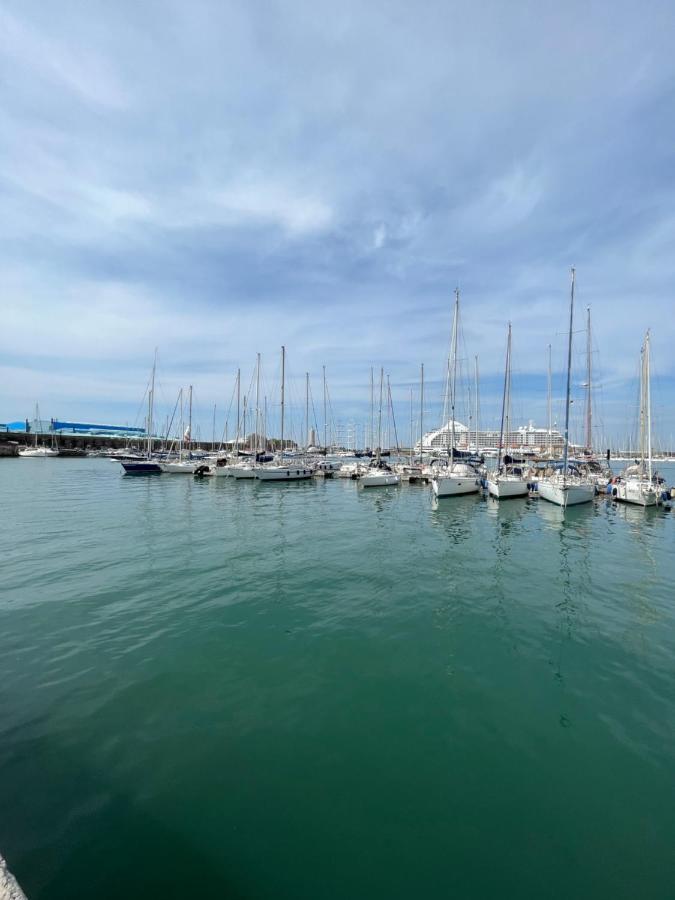 Kasia Porta Sul Mare Di Livorno Free Parking Exterior photo
